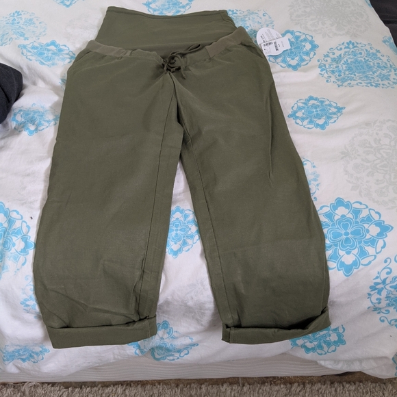 Thyme maternity cargo pant - Picture 2 of 3